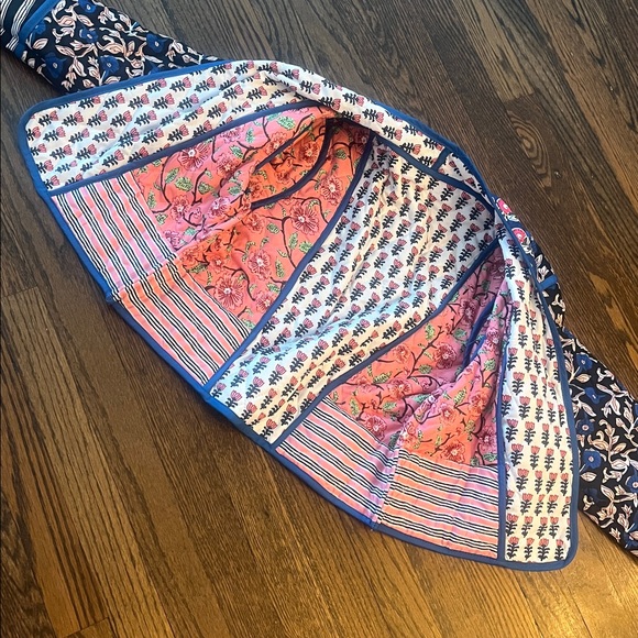 Reversible Quilted Cropped Dainty Floral Jacket - Picture 14 of 15